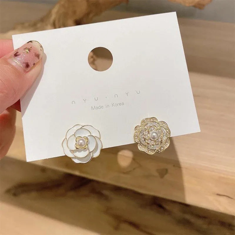 New Fashion Camellia Flower Stud Earring White Black Enamel Oil Pearl Earrings for Women Party Elegant Jewelry Girls Gifts