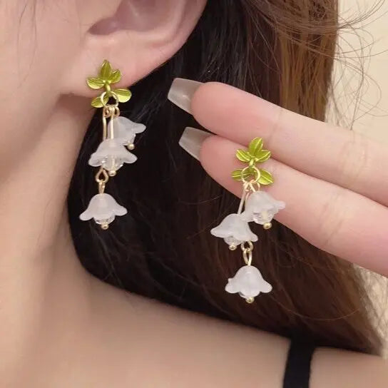 Green Flower Stud Earrings Crystal Dangle Earrings for Women Cute Zircon Flower Clip Light Luxury Casual Party Jewelry Gifts