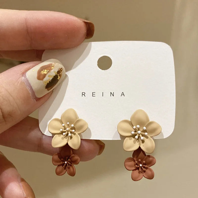 Simple Coffee Flower Drop Dangle Earrings for Women New Korean Fashion Jewelry Wedding Party Girl Elegant Jewelry Accessories