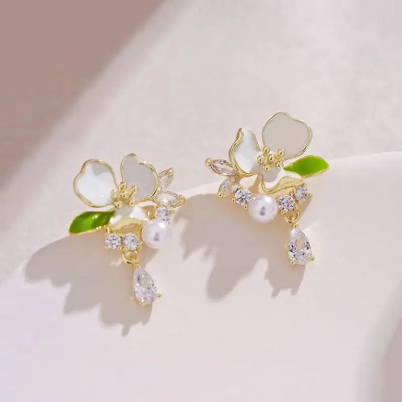 Green Flower Stud Earrings Crystal Dangle Earrings for Women Cute Zircon Flower Clip Light Luxury Casual Party Jewelry Gifts