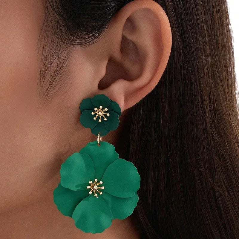 Women Fuchsia Flower Drop Earrings Fashion Jewelry Vintage Temperament Sweet Flower Dangle Earring for Women Holiday Bridal