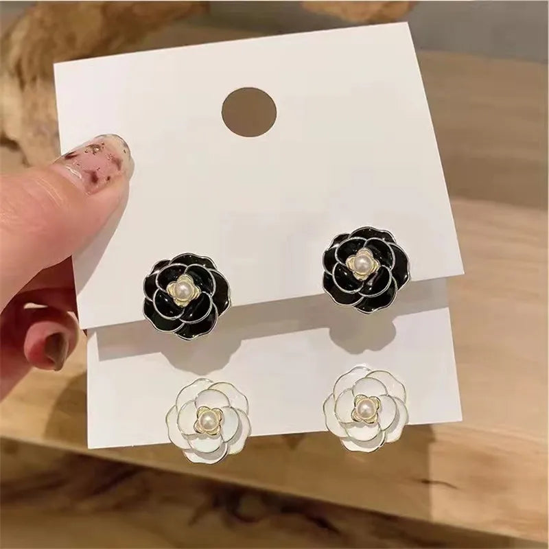 New Fashion Camellia Flower Stud Earring White Black Enamel Oil Pearl Earrings for Women Party Elegant Jewelry Girls Gifts